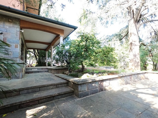 VILLA  - AMPIE METRATURE - PARCO PRIVATO 