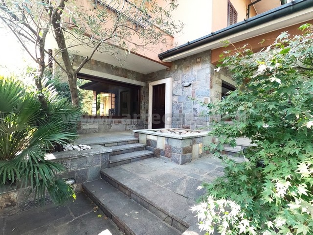 VILLA  - AMPIE METRATURE - PARCO PRIVATO 