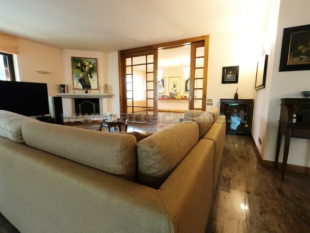 VILLA  - AMPIE METRATURE - PARCO PRIVATO 