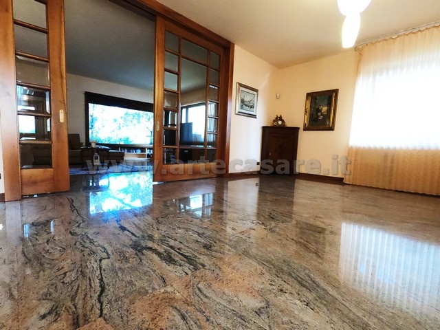 VILLA  - AMPIE METRATURE - PARCO PRIVATO 
