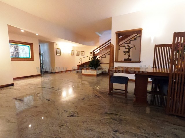 VILLA  - AMPIE METRATURE - PARCO PRIVATO 