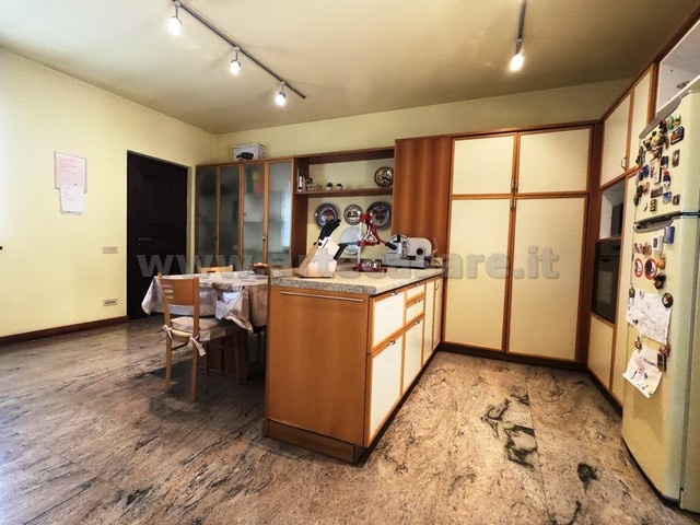 VILLA  - AMPIE METRATURE - PARCO PRIVATO 