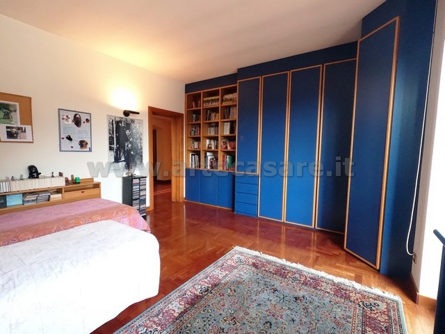 VILLA  - AMPIE METRATURE - PARCO PRIVATO 