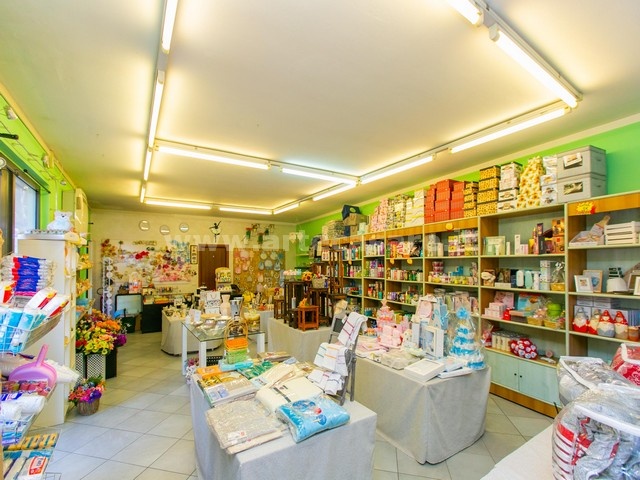Samarate, Lombardia, 1 Stanza Stanze,1 BagnoBagni,Attività commerciale,Vendita,2833