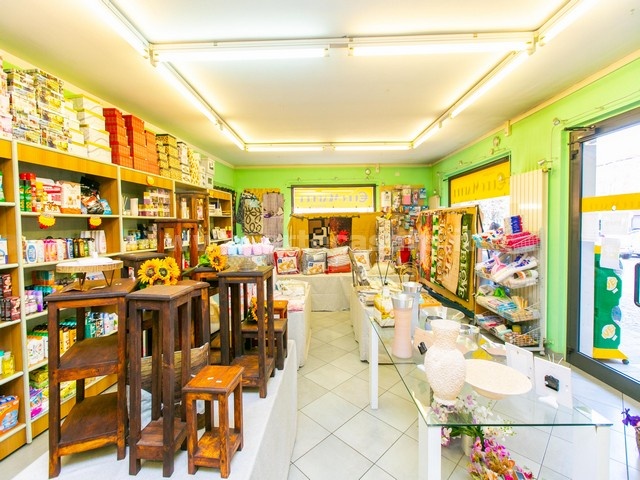 Samarate, Lombardia, 1 Stanza Stanze,1 BagnoBagni,Attività commerciale,Vendita,2833