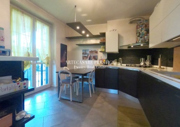 villa - giardino - ampi spazzi - cucina abitabile - 2 bagni - 