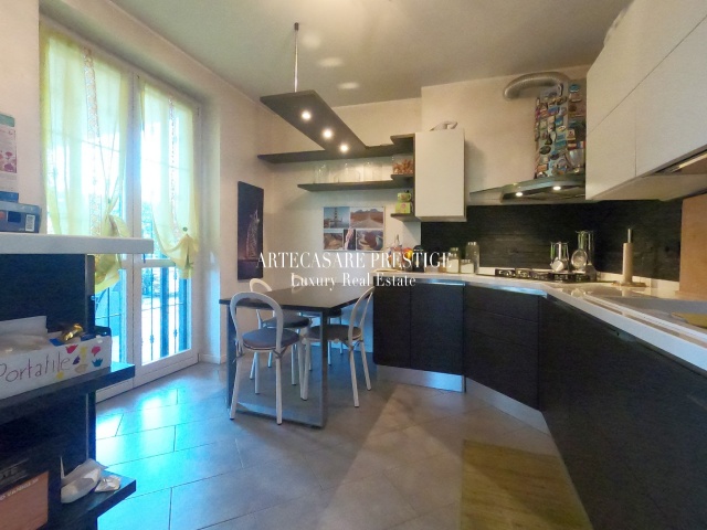 villa - giardino - ampi spazzi - cucina abitabile - 2 bagni - 
