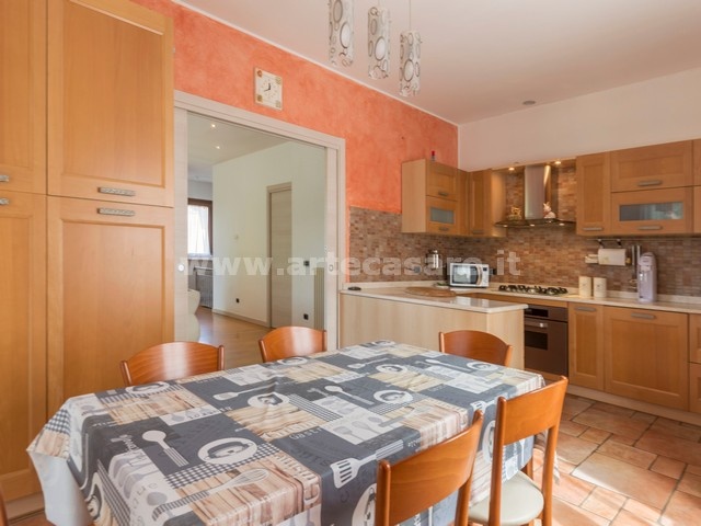 Mozzate, Lombardia, 2 Camere Letto Camere Letto, 3 Stanze Stanze,1 BagnoBagni,Casa indipendente,Vendita,3153