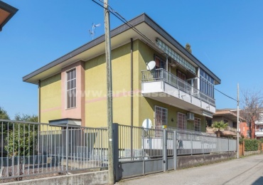 Busto Arsizio, Lombardia, 3 Camere Letto Camere Letto, 4 Stanze Stanze,2 BagniBagni,Appartamento in villa,Vendita,3252