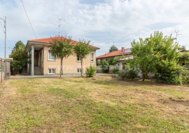 Villa Cortese, Lombardia 20035, 2 Camere Letto Camere Letto, 4 Stanze Stanze,2 BagniBagni,Villa,Vendita,3325