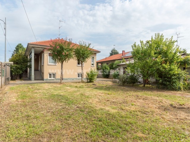 Villa Cortese, Lombardia 20035, 2 Camere Letto Camere Letto, 4 Stanze Stanze,2 BagniBagni,Villa,Vendita,3325