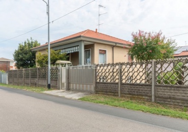 Villa Cortese, Lombardia 20035, 2 Camere Letto Camere Letto, 4 Stanze Stanze,2 BagniBagni,Villa,Vendita,3325