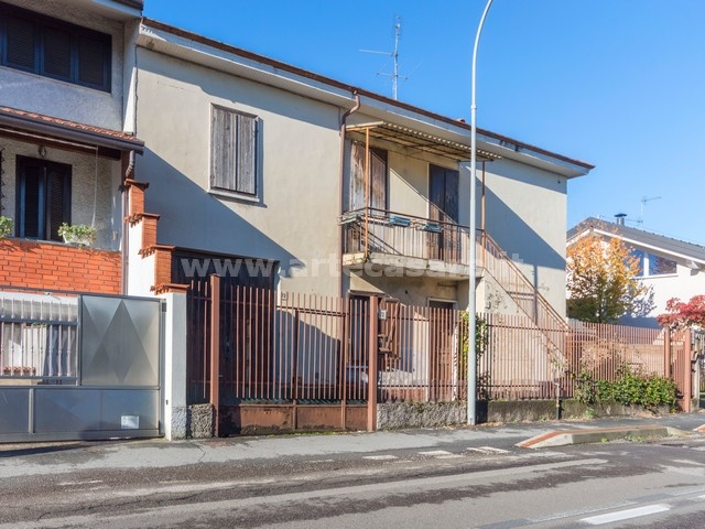 Busto Garolfo, Lombardia 20038, 5 Camere Letto Camere Letto, 7 Stanze Stanze,3 BagniBagni,Villa bifamiliare,Vendita,3378