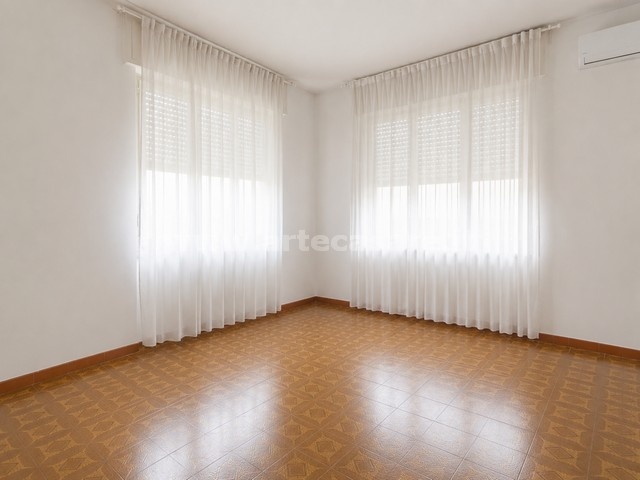 Busto Garolfo, Lombardia, 4 Stanze da Letto Stanze da Letto, 5 Stanze Stanze,2 BathroomsBathrooms,Villa,Vendita Usato,0,3484