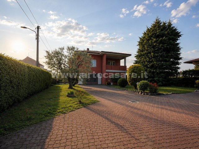 Busto Garolfo, Lombardia, 4 Stanze da Letto Stanze da Letto, 5 Stanze Stanze,2 BathroomsBathrooms,Villa,Vendita Usato,0,3484