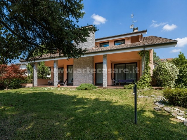 Busto Arsizio, Lombardia, 6 Stanze da Letto Stanze da Letto, 7 Stanze Stanze,5 BathroomsBathrooms,Villa,Vendita Usato,0,3493