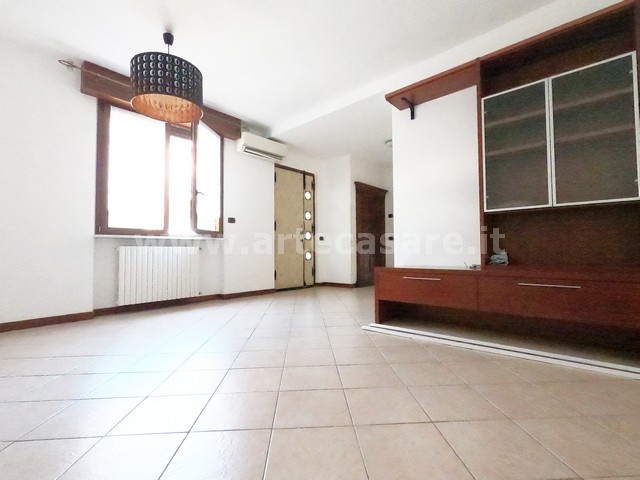Parabiago, Lombardia, 2 Stanze da Letto Stanze da Letto, 4 Stanze Stanze,2 BathroomsBathrooms,Appartamento in corte,Affitto,0,3503